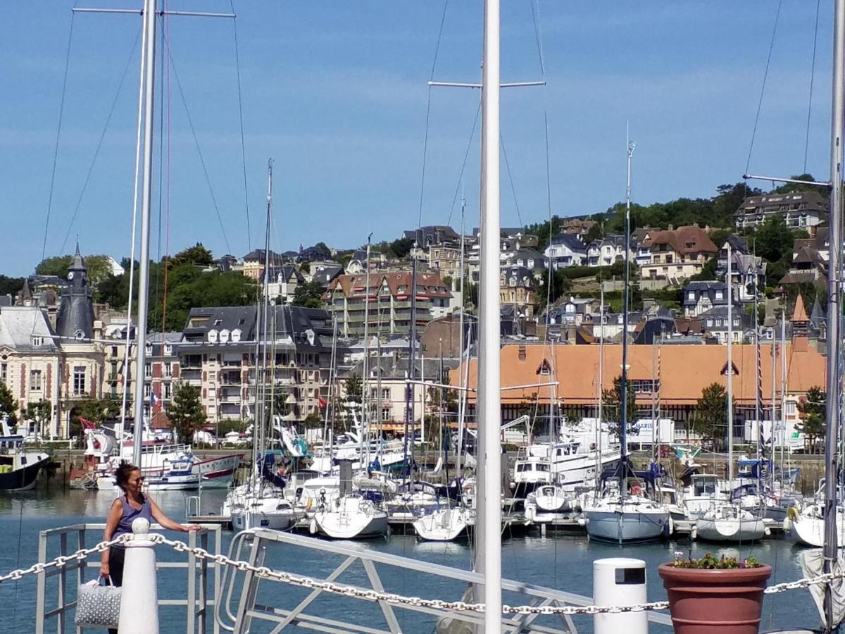 Appartements Et Gite Les Hauts De Sophia Trouville-sur-Mer Dış mekan fotoğraf
