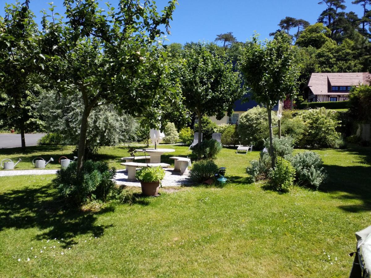 Appartements Et Gite Les Hauts De Sophia Trouville-sur-Mer Dış mekan fotoğraf
